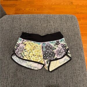 Lulu Lemon Speed Up Lined Women's Geometric Patterned Shorts